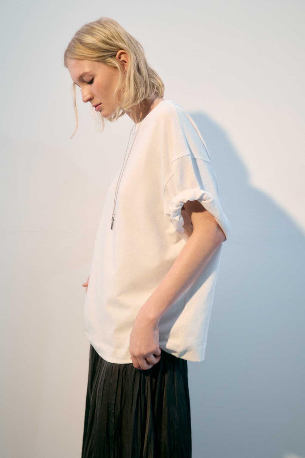 Футболка oversize из плотного хлопка - цвет белый - 2