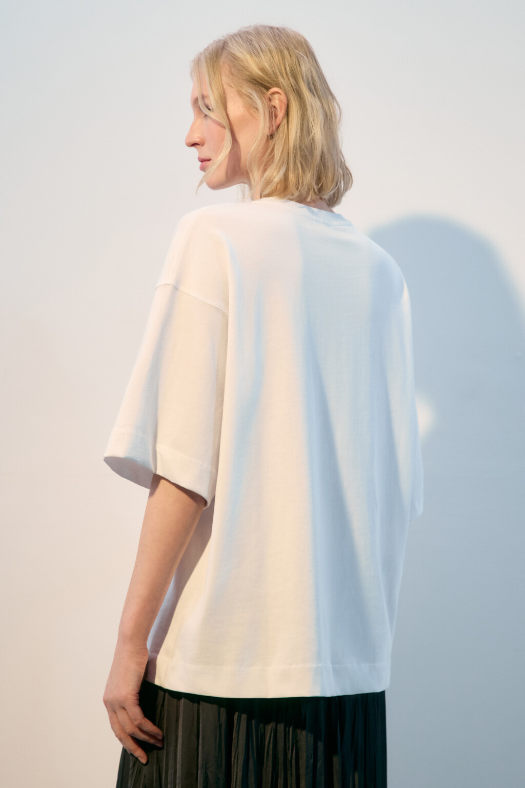 Футболка oversize из плотного хлопка - цвет белый - 4