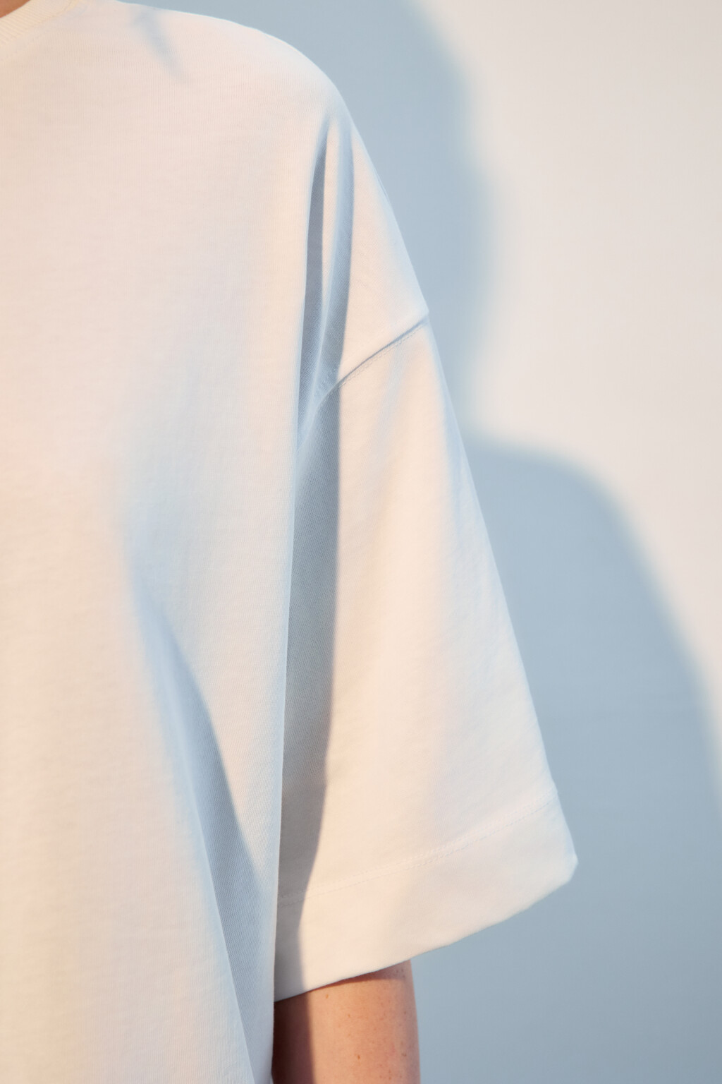 Футболка oversize из плотного хлопка - цвет белый - 7