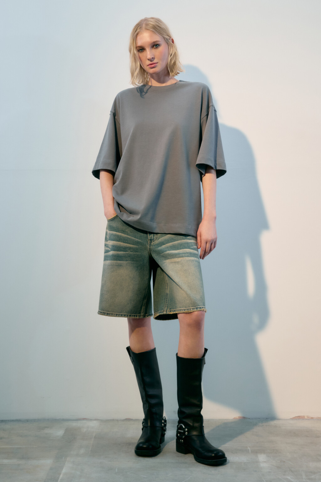 Футболка oversize из плотного хлопка - цвет серый - 4