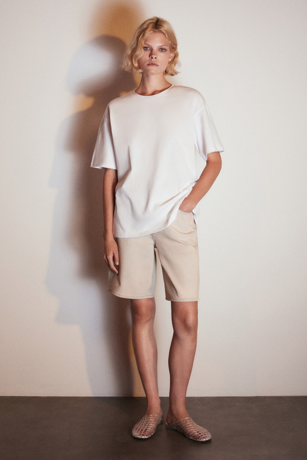 Футболка из плотного хлопкового трикотажа - цвет белый - 4