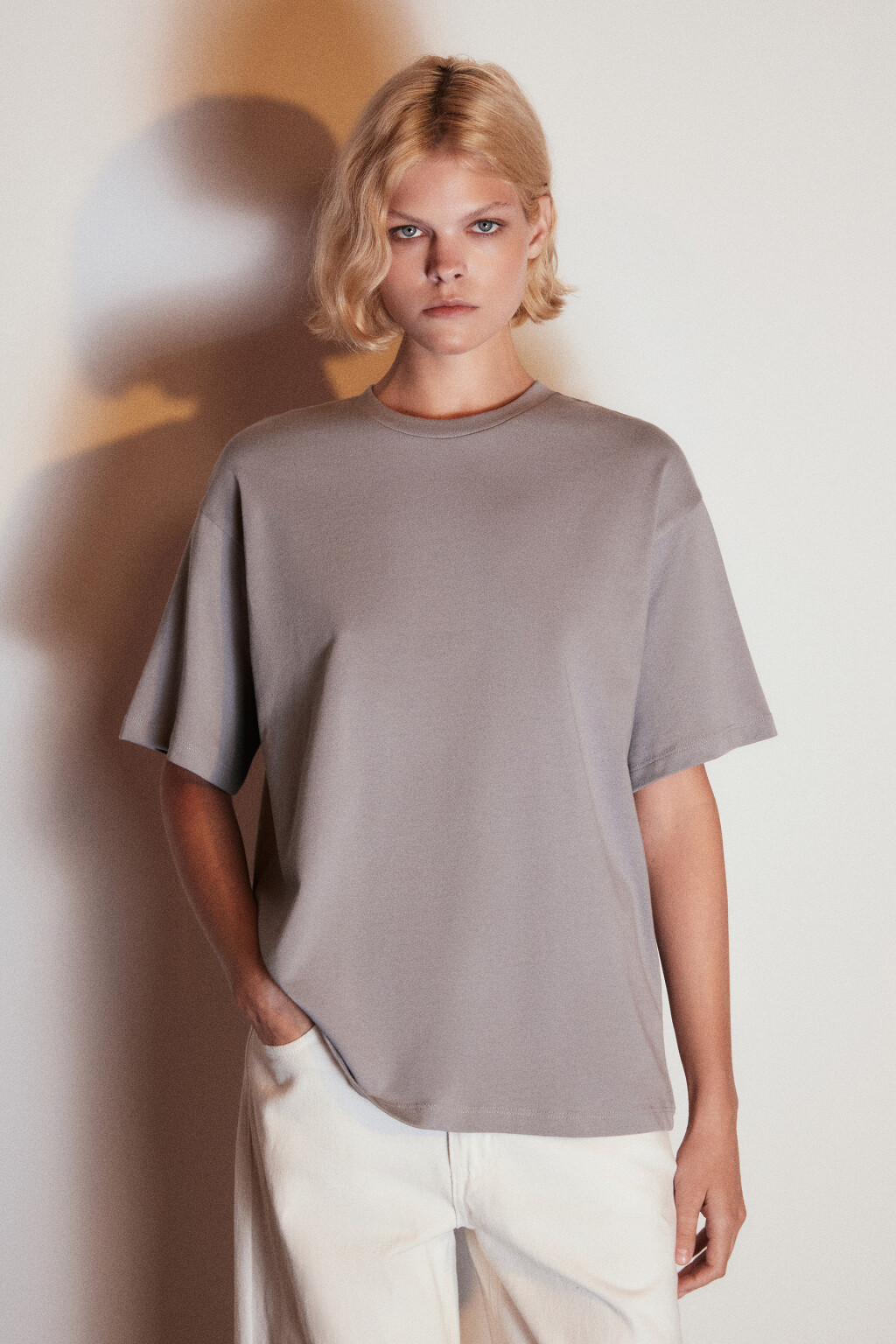 Футболка из плотного хлопкового трикотажа - цвет серый - 2