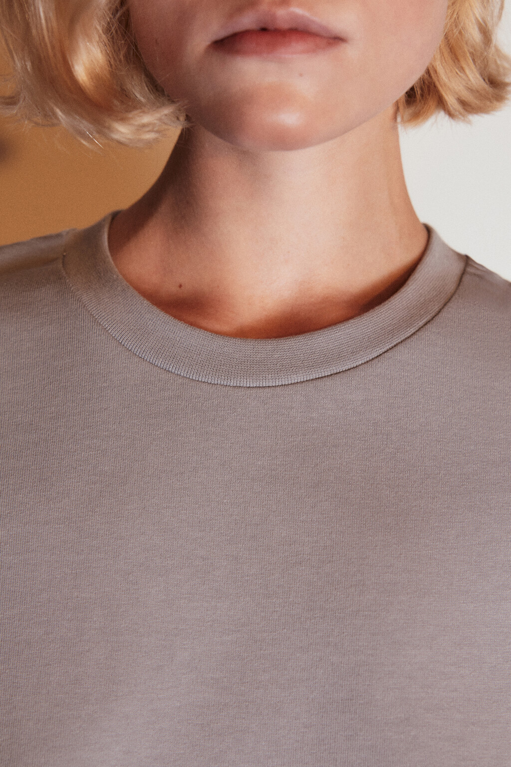 Футболка из плотного хлопкового трикотажа - цвет серый - 5