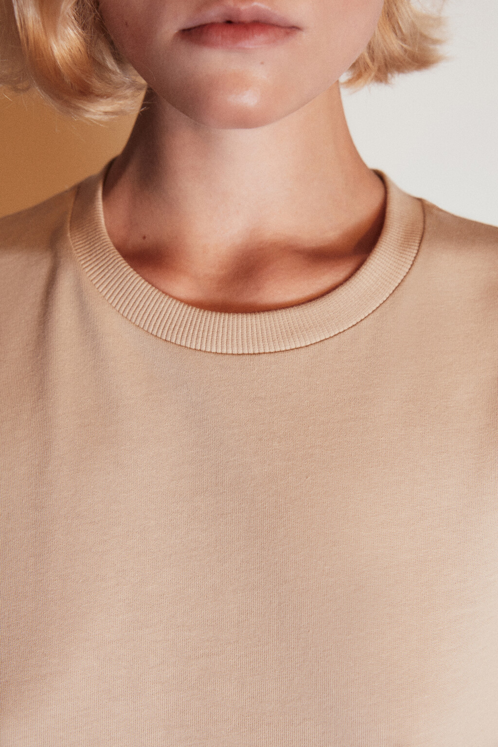 Футболка из плотного хлопкового трикотажа - цвет бежевый - 5
