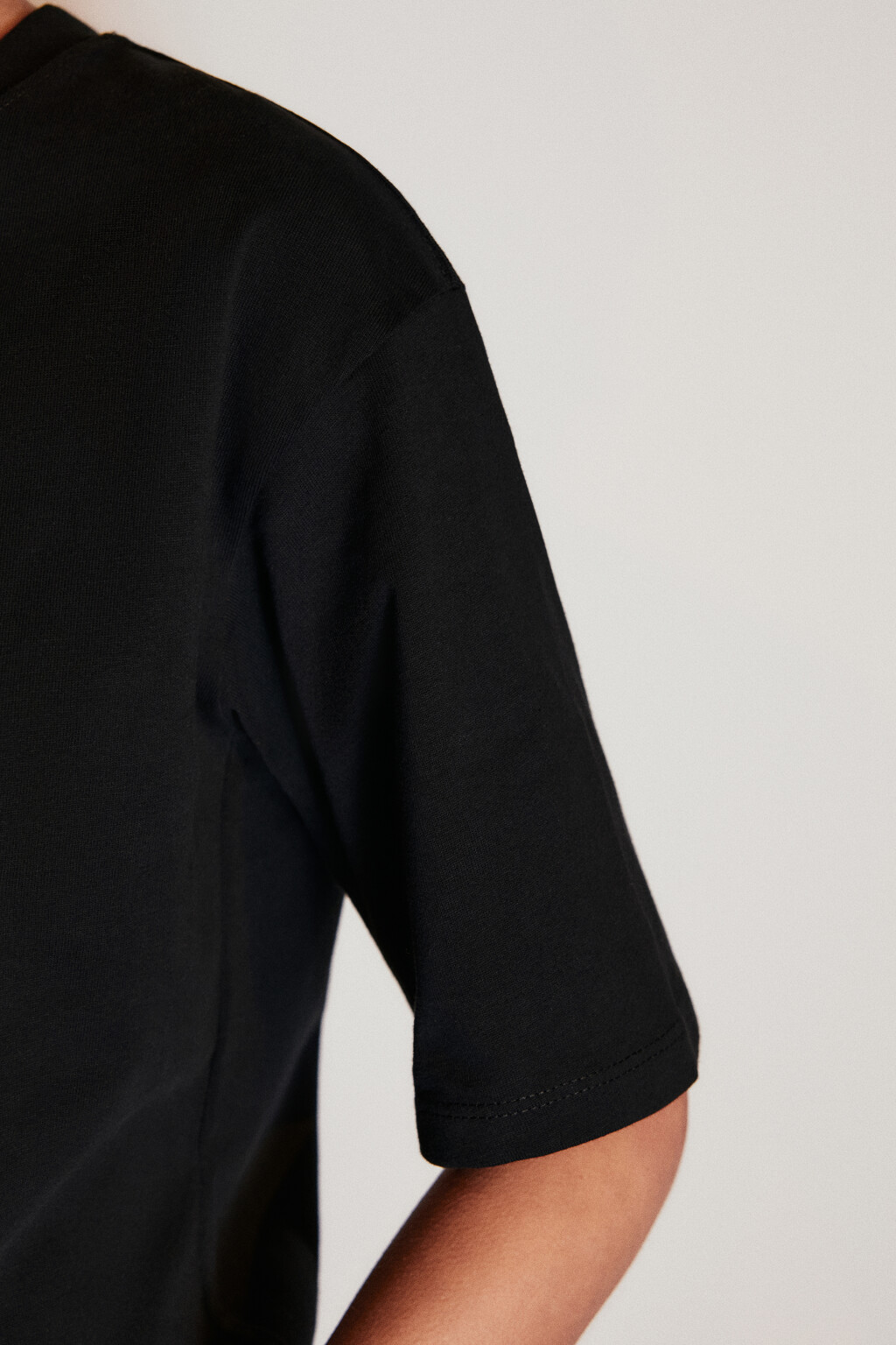 Футболка из плотного хлопкового трикотажа - цвет черный - 6