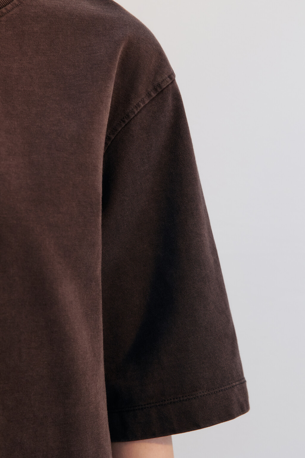 Футболка трикотажная с вареным эффектом - цвет коричневый - 6