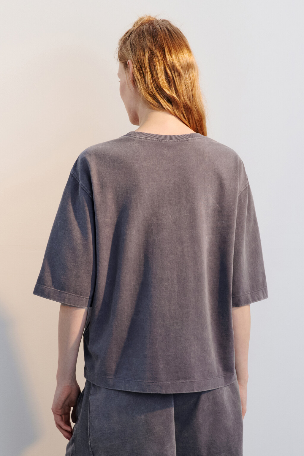 Футболка трикотажная с вареным эффектом - цвет серый - 3
