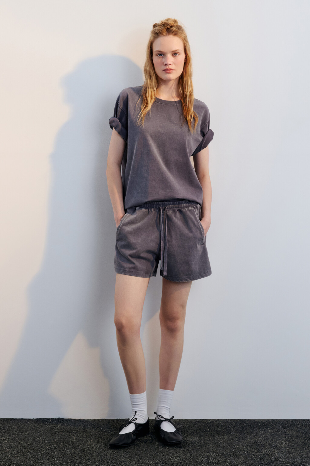 Футболка трикотажная с вареным эффектом - цвет серый - 4