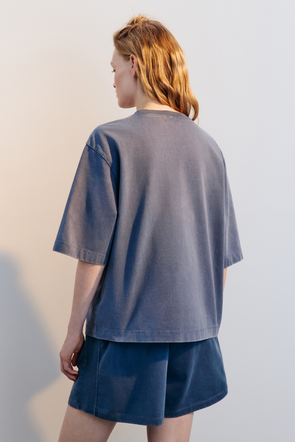 Футболка трикотажная с вареным эффектом - цвет синий - 3