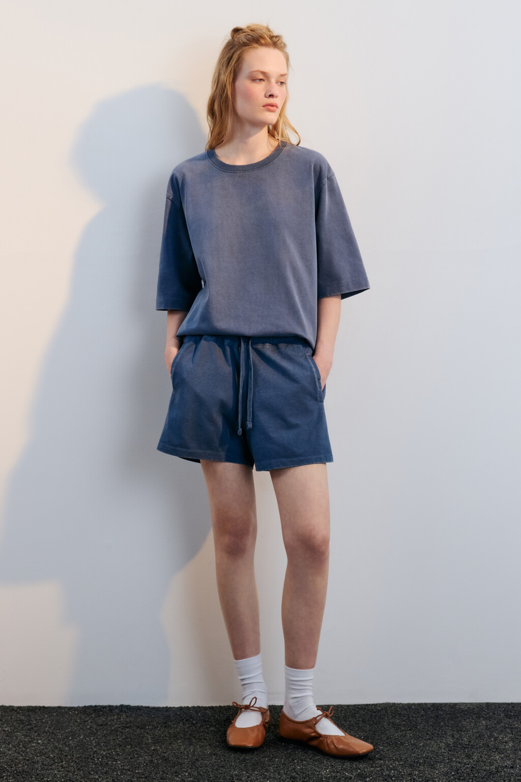 Футболка трикотажная с вареным эффектом - цвет синий - 4