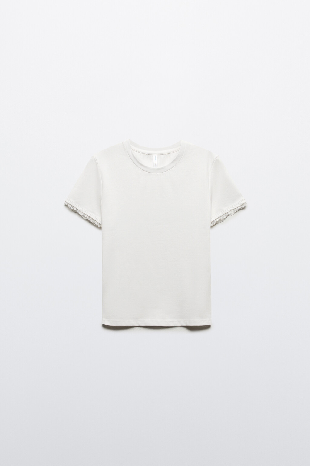 Футболка-топ с кружевом на рукавах - цвет белый - 7