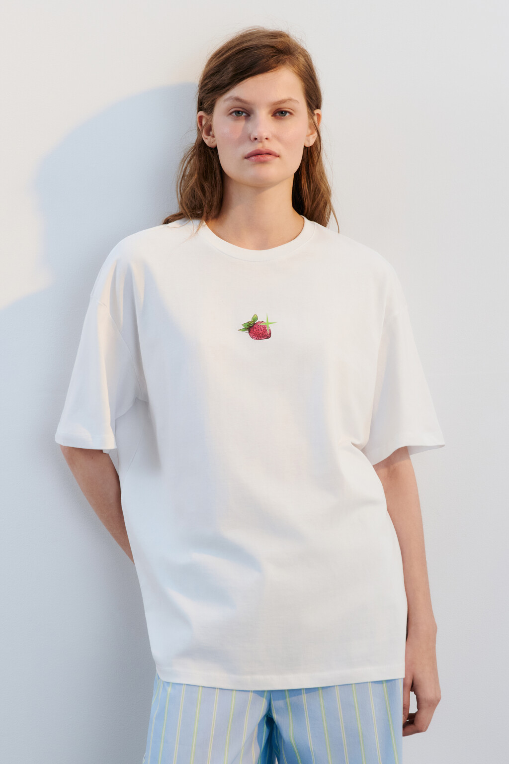 Футболка хлопковая с принтом - цвет белый - 2