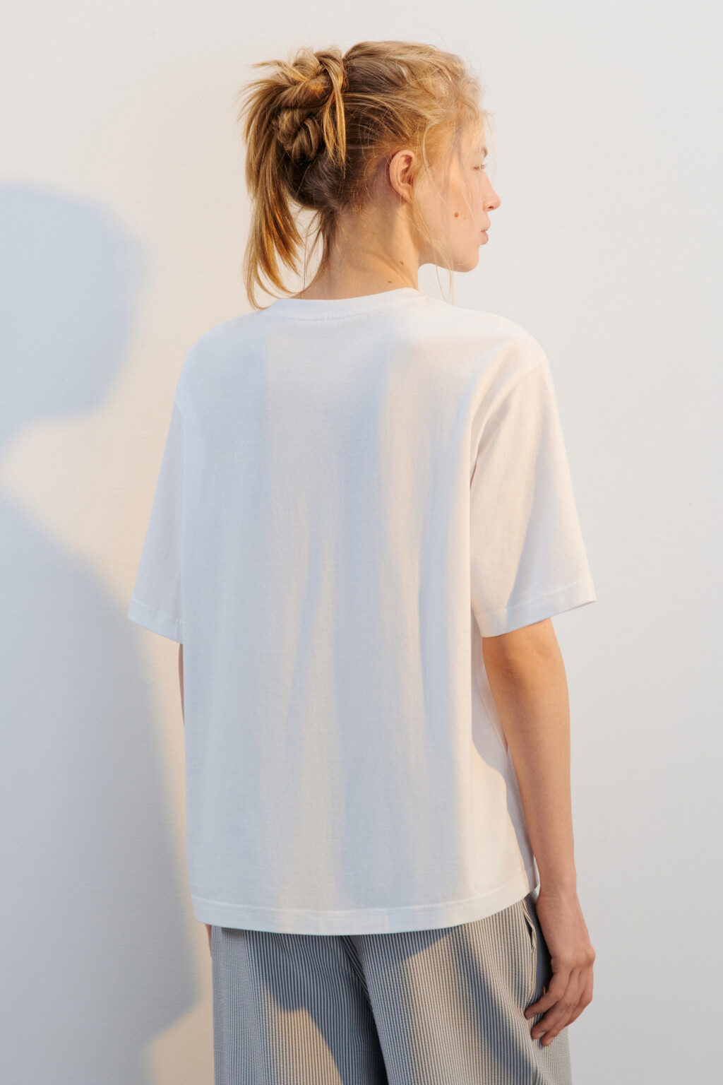 Футболка хлопковая с декором из шнурка - цвет белый - 3