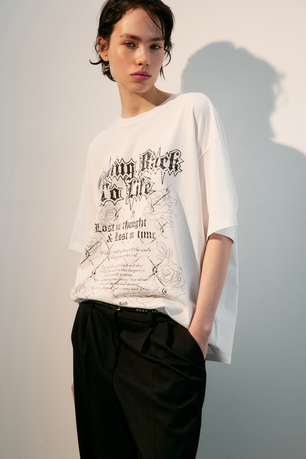 Футболка oversize с принтом в стиле гранж - цвет белый - 1