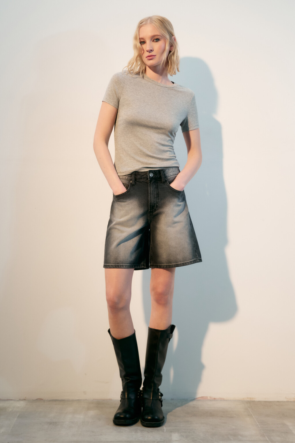 Футболка приталенная из вискозы - цвет серый - 4