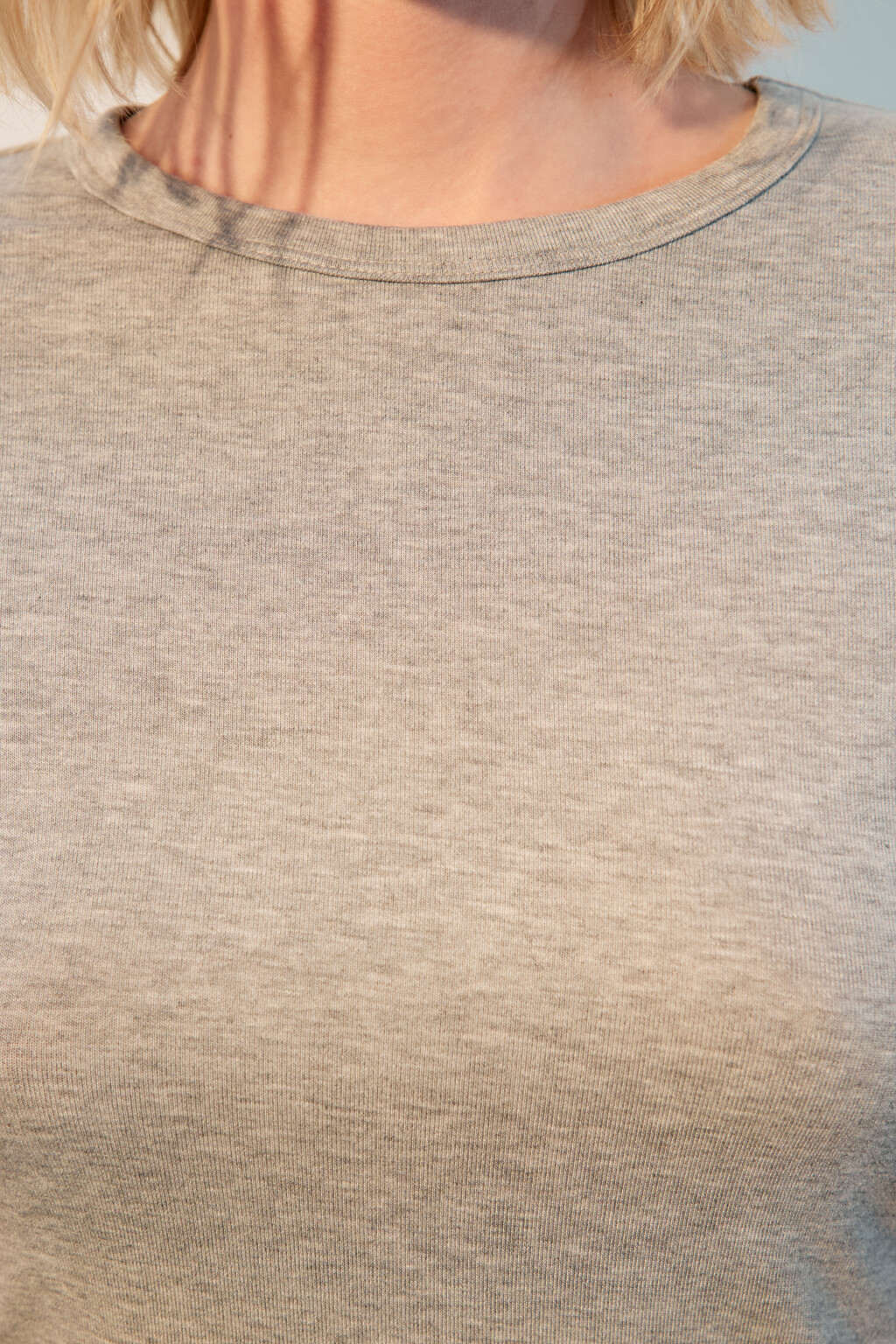 Футболка приталенная из вискозы - цвет серый - 5