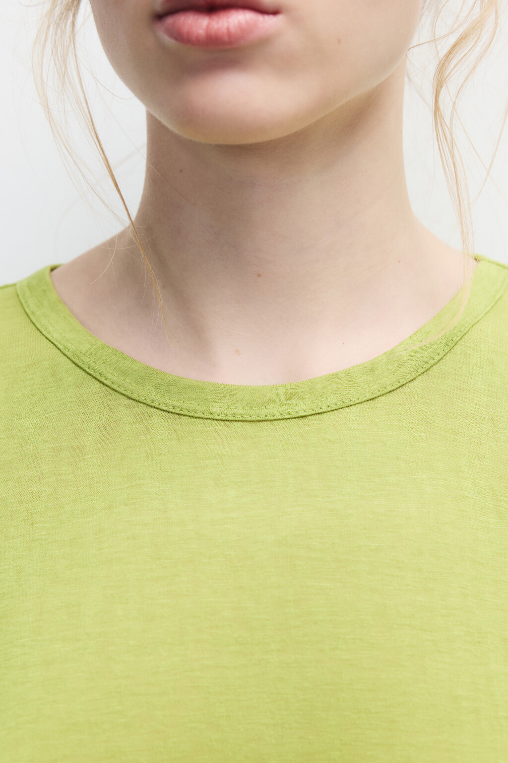 Футболка свободная из вискозы - цвет зеленый - 6