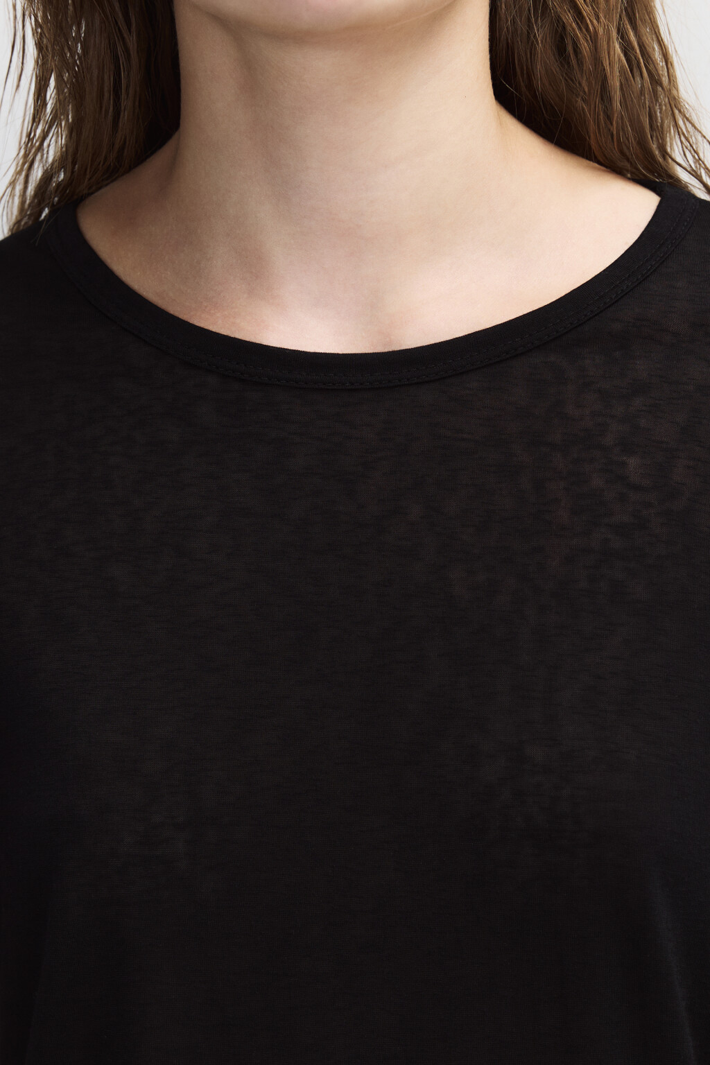 Футболка свободная из вискозы - цвет черный - 5