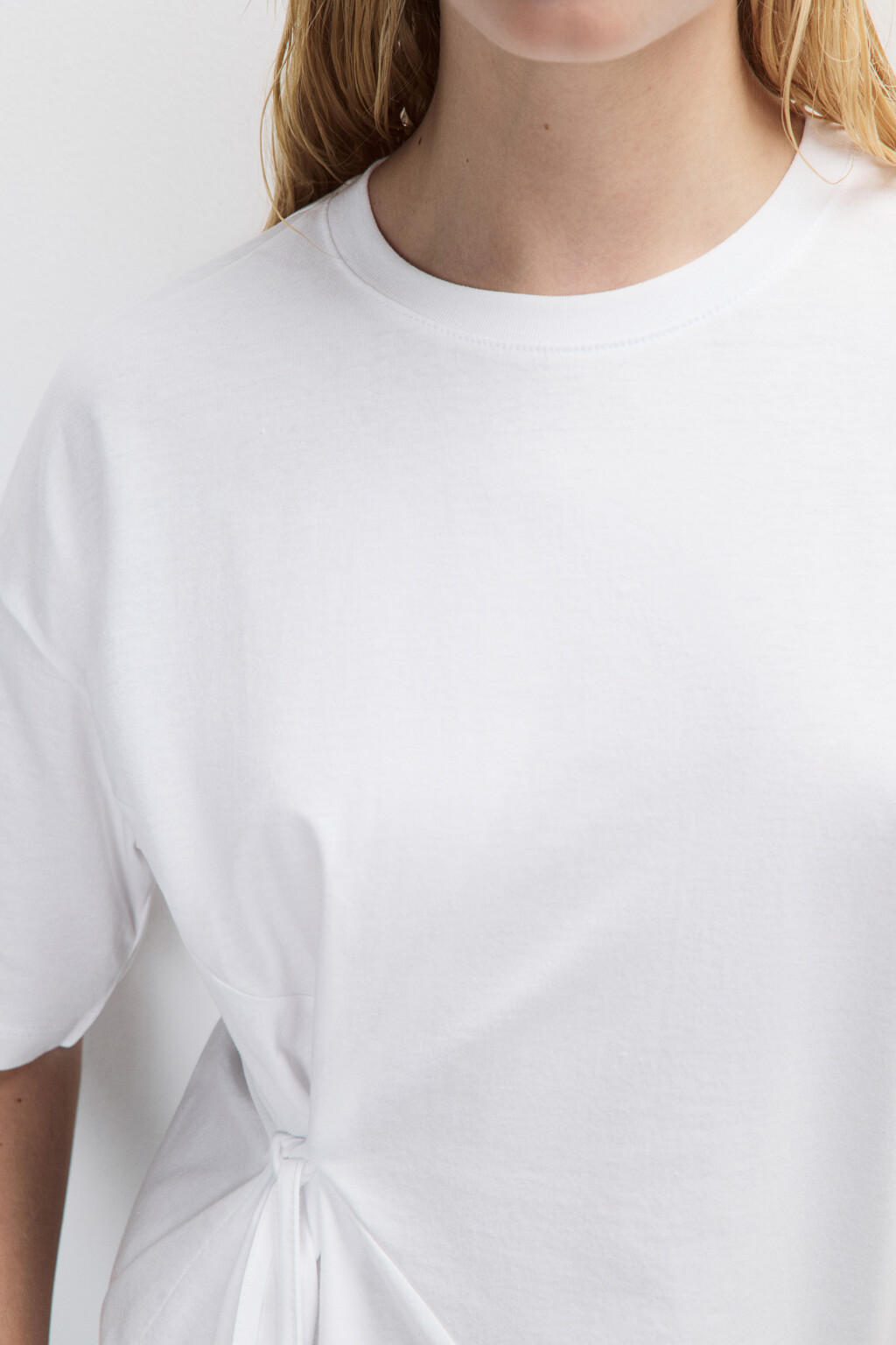 Футболка-топ с драпировкой и завязками - цвет белый - 7