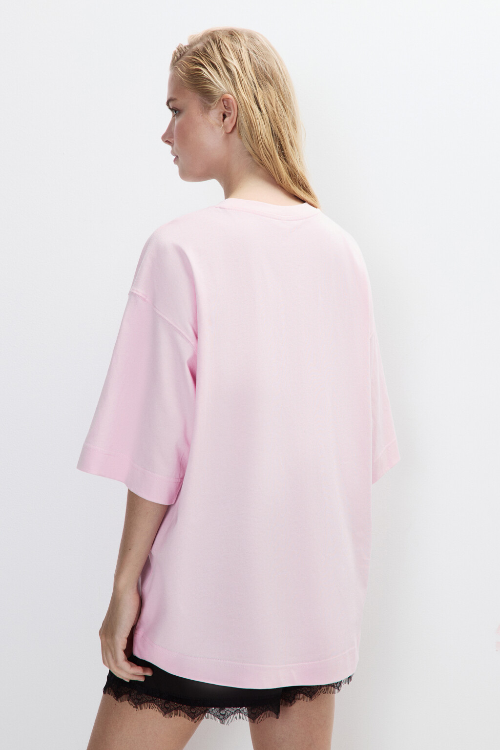 Футболка oversize с принтом-надписью - цвет розовый - 3