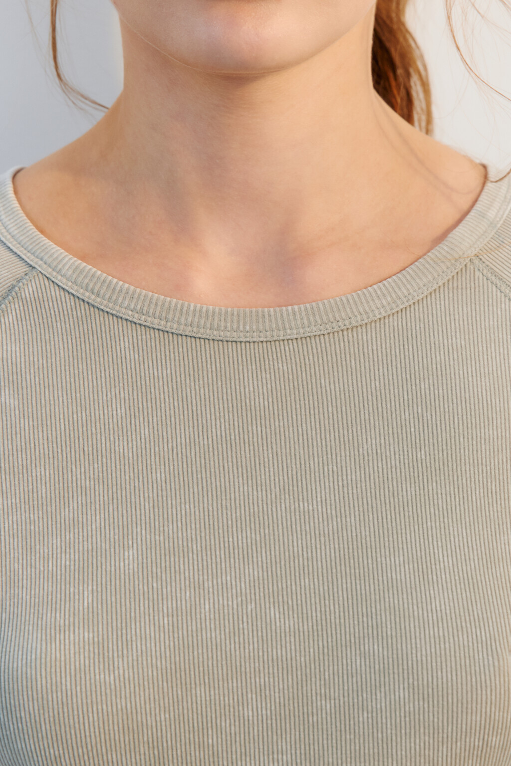 Футболка-топ в рубчик с вареным эффектом - цвет зеленый - 5