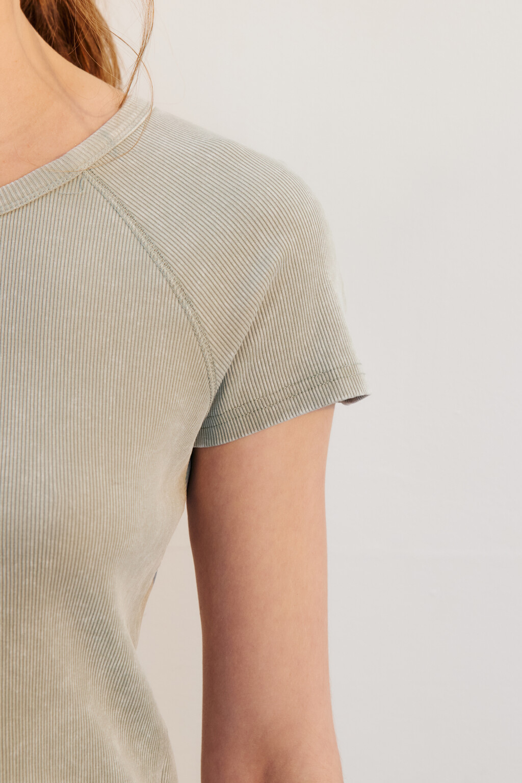 Футболка-топ в рубчик с вареным эффектом - цвет зеленый - 6