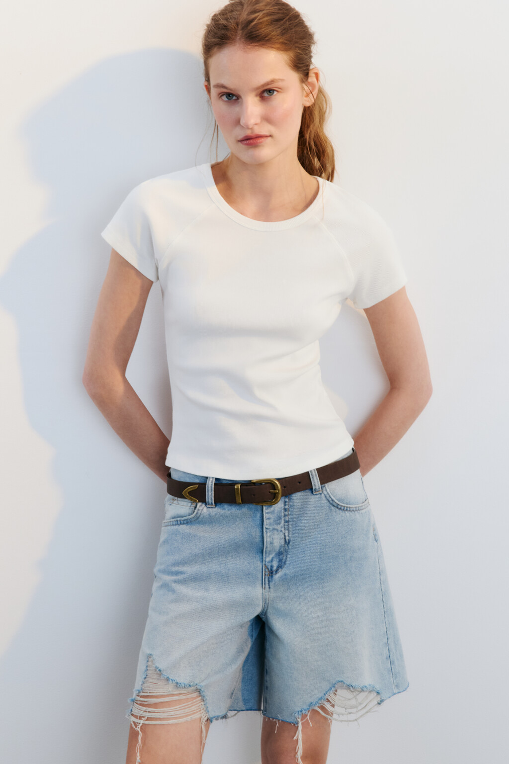 Футболка-топ в рубчик с вареным эффектом - цвет молочный - 1