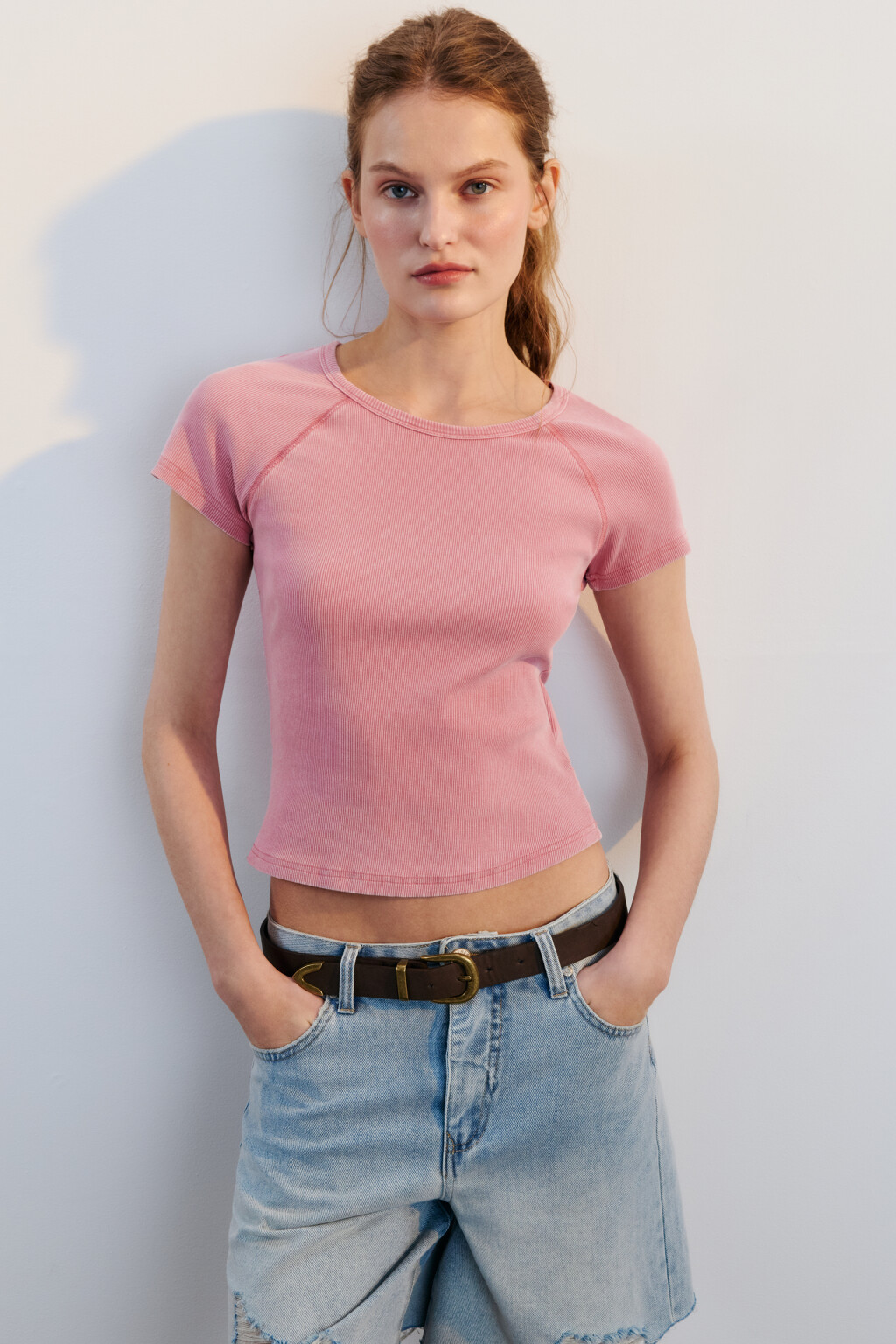 Футболка-топ в рубчик с вареным эффектом - цвет оранжевый - 2