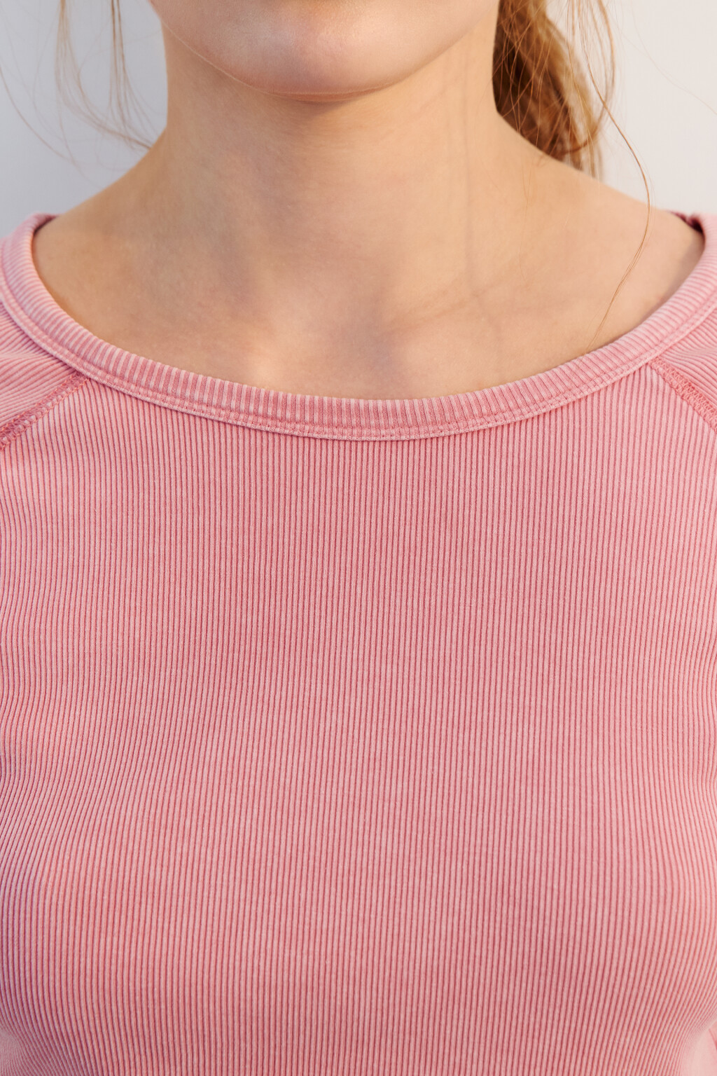 Футболка-топ в рубчик с вареным эффектом - цвет оранжевый - 6