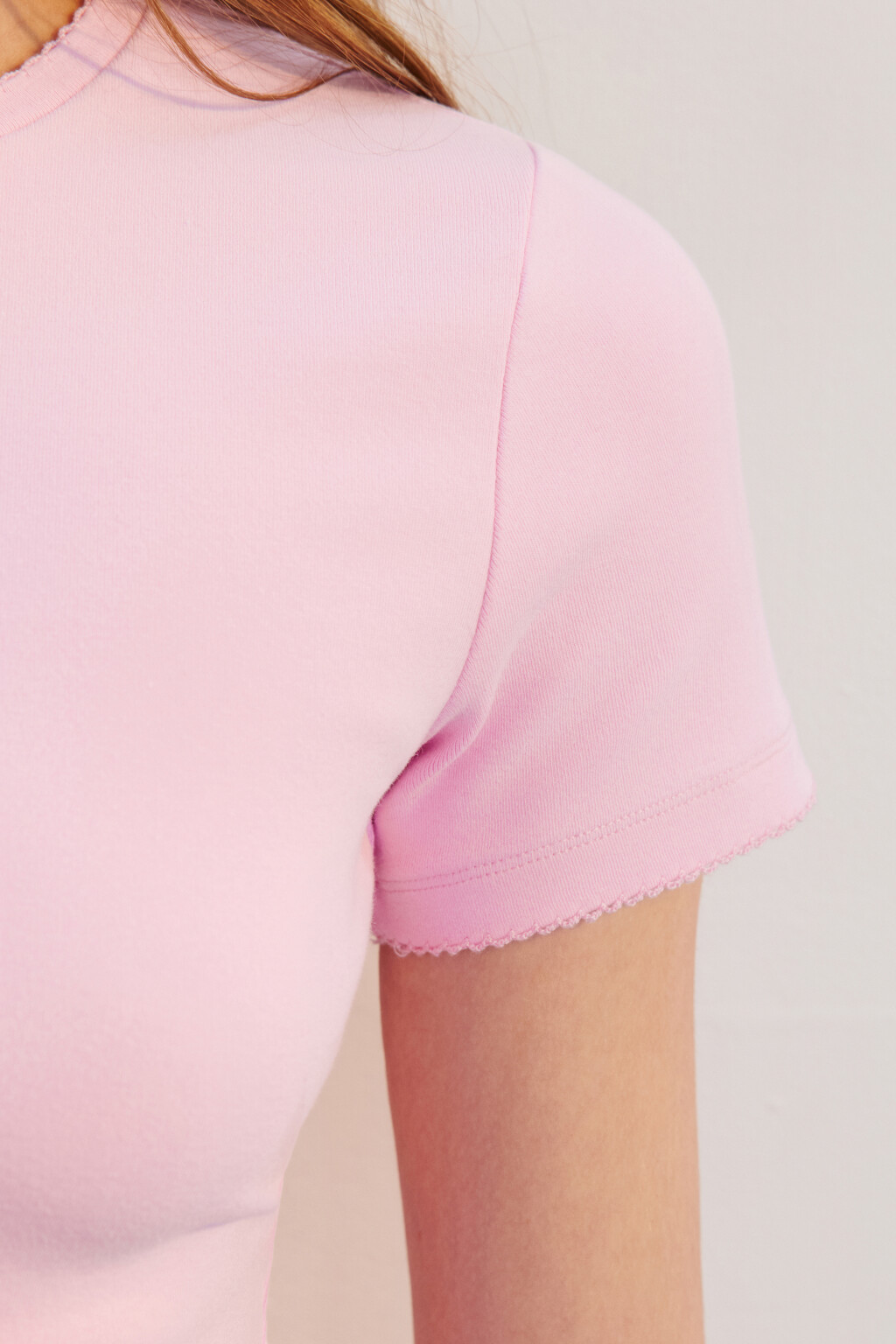 Футболка приталенная с кружевом - цвет розовый - 6