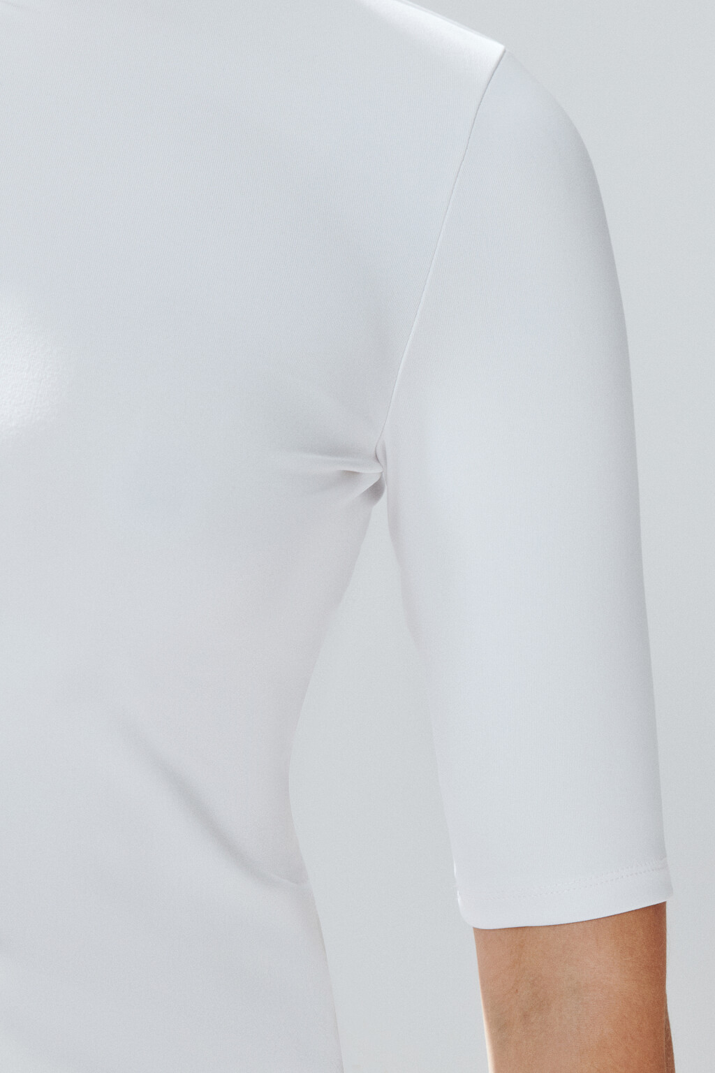 Футболка с воротником на молнии - цвет белый - 5