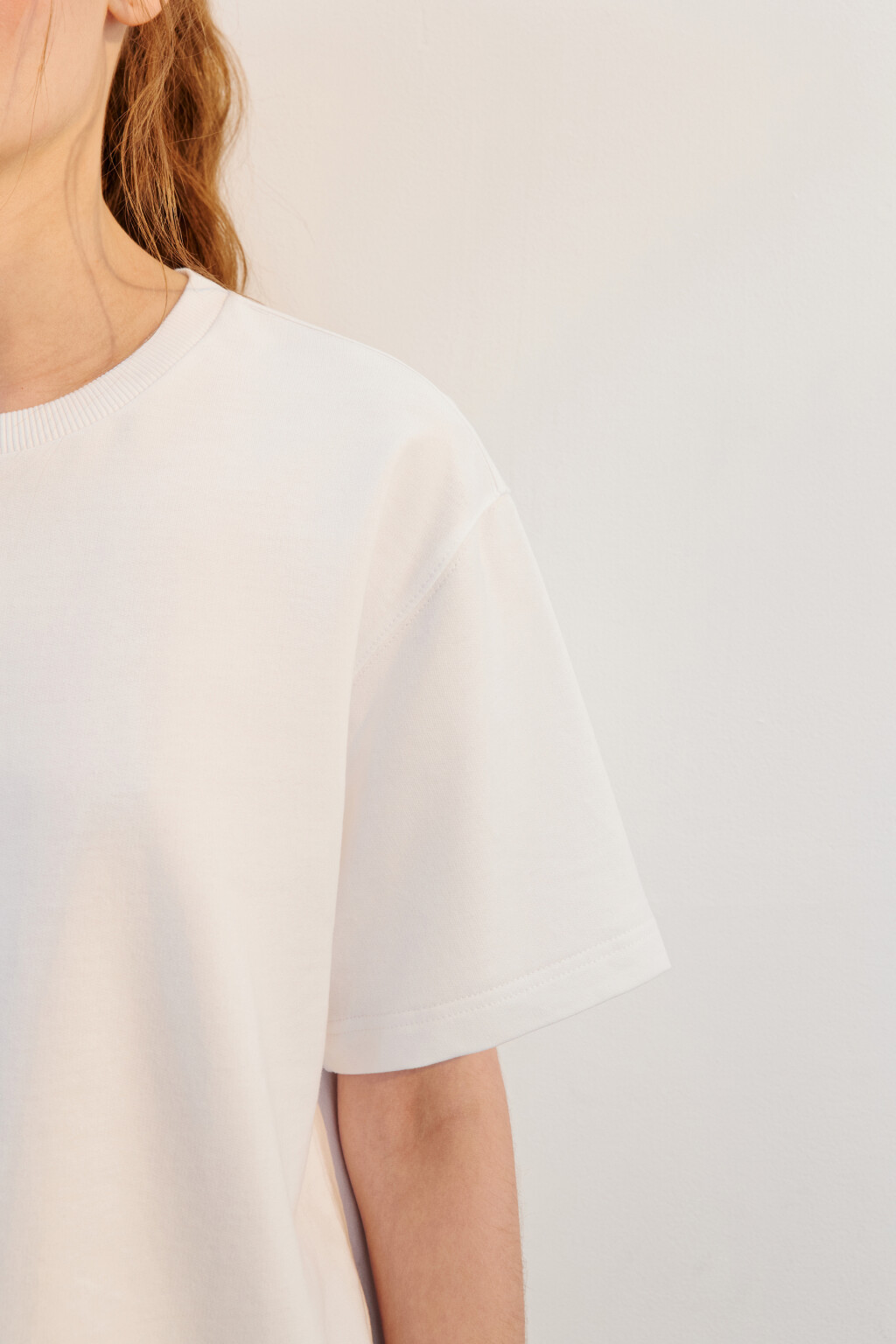 Футболка из плотного трикотажа - цвет белый - 7