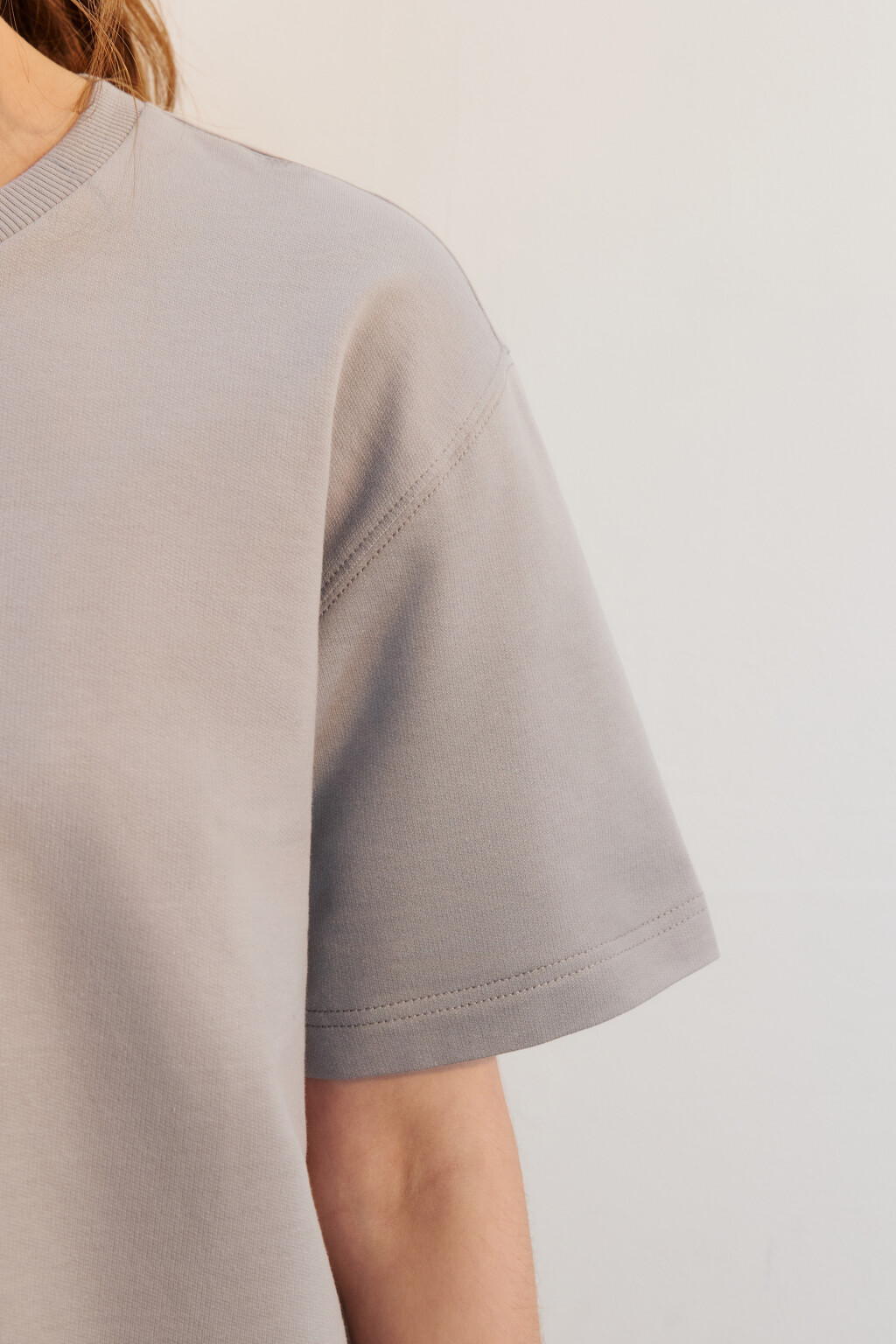 Футболка из плотного трикотажа - цвет серый - 6