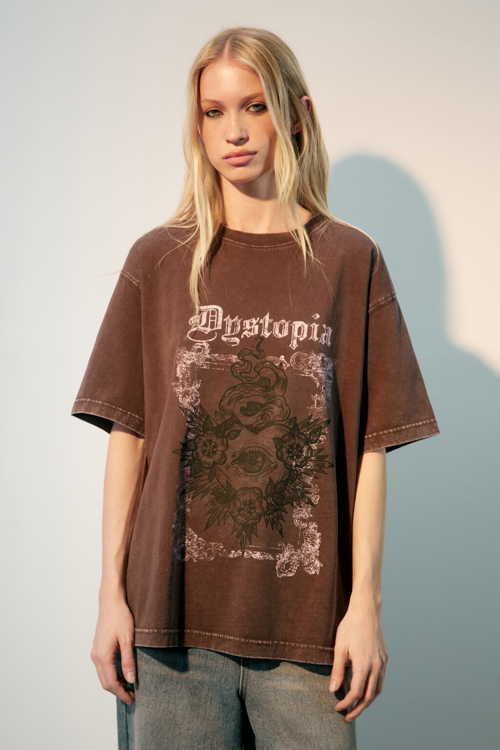 Футболка с вареным эффектом и принтом - цвет коричневый - 2