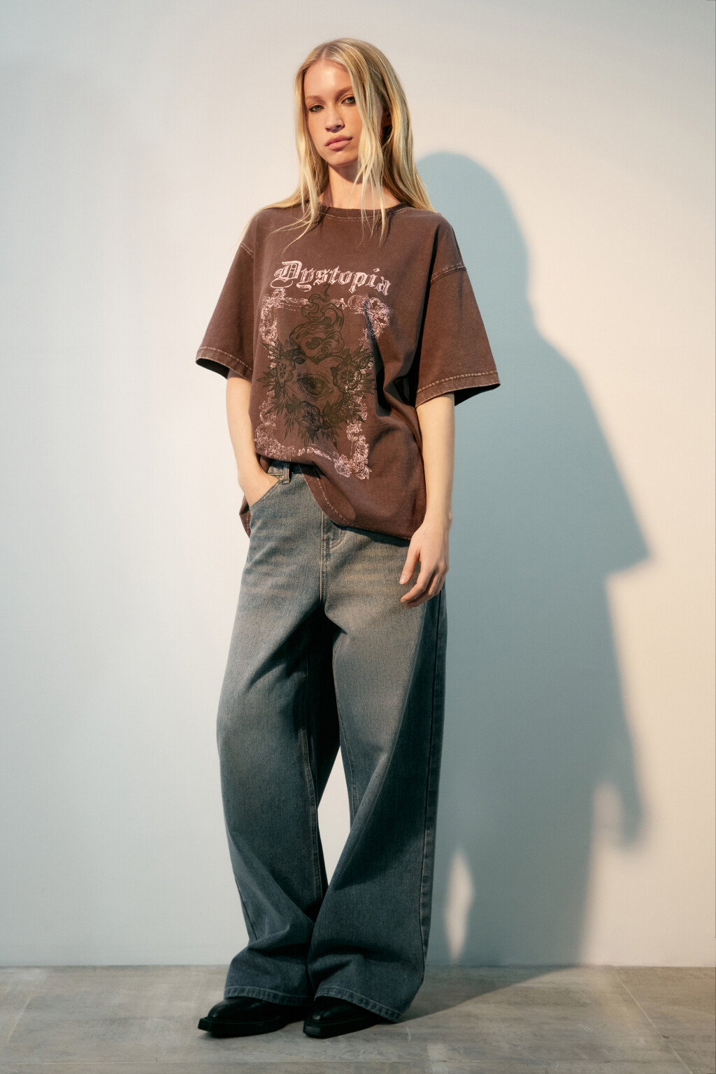 Футболка с вареным эффектом и принтом - цвет коричневый - 4