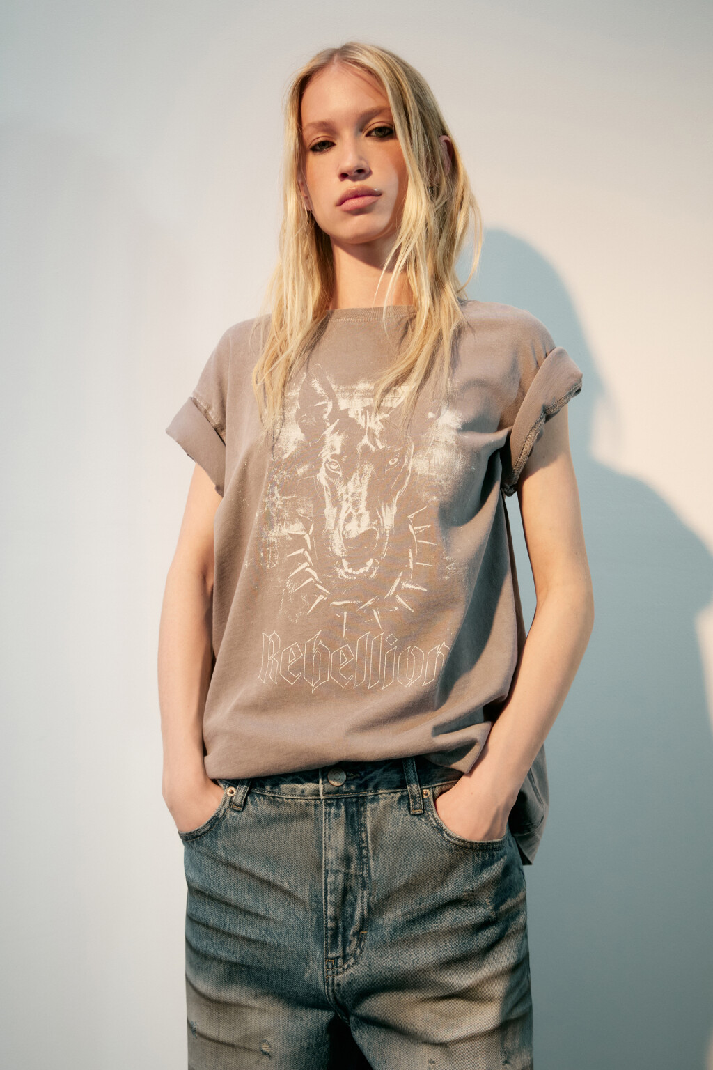 Футболка с вареным эффектом и принтом - цвет серый - 1