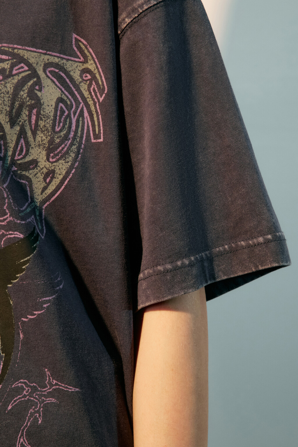 Футболка с вареным эффектом и принтом - цвет синий - 6