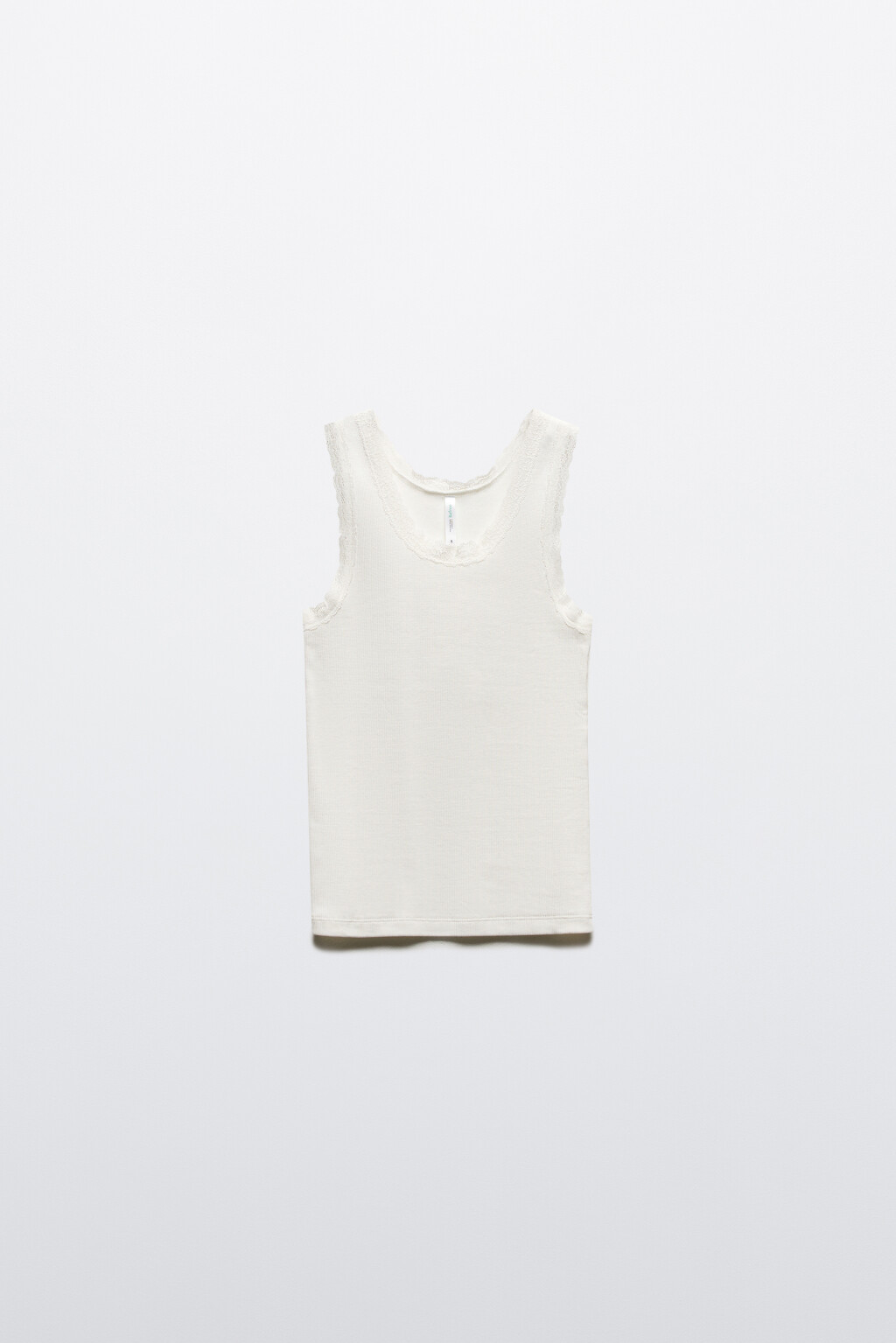 Майка в рубчик с кружевом - цвет белый - 7