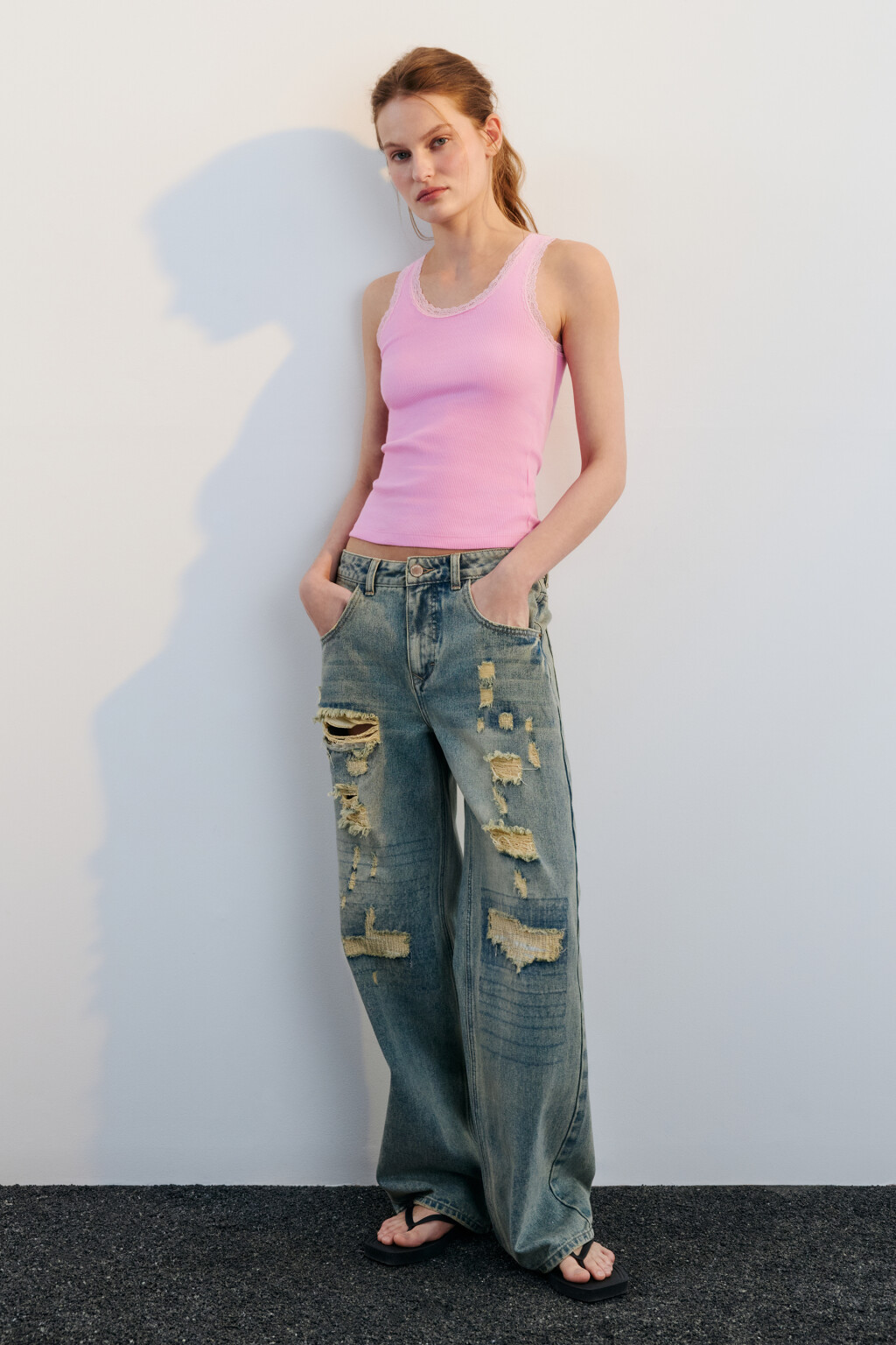 Майка в рубчик с кружевом - цвет розовый - 5