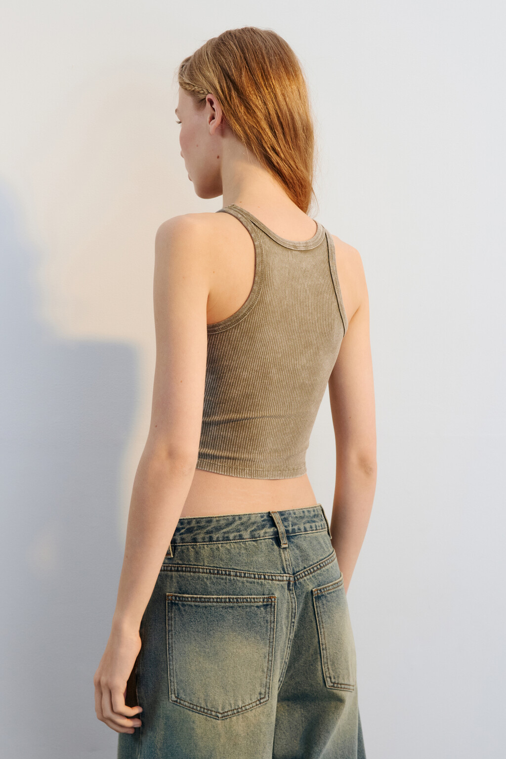 Майка-топ в рубчик на узких бретелях - цвет зеленый - 3