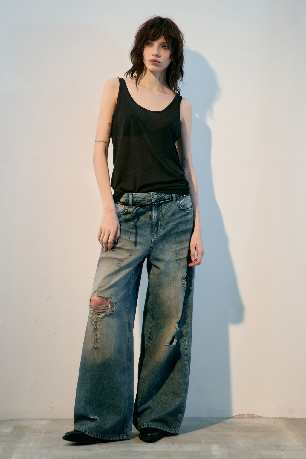 Майка трикотажная на узких бретелях - цвет черный - 5