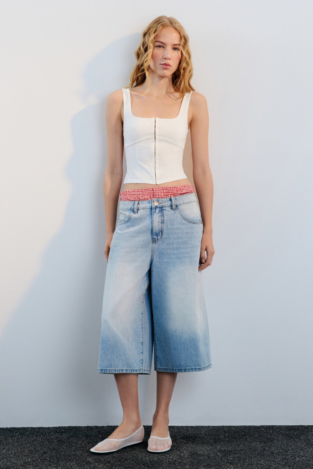 Топ-корсет на широких бретелях - цвет белый - 5