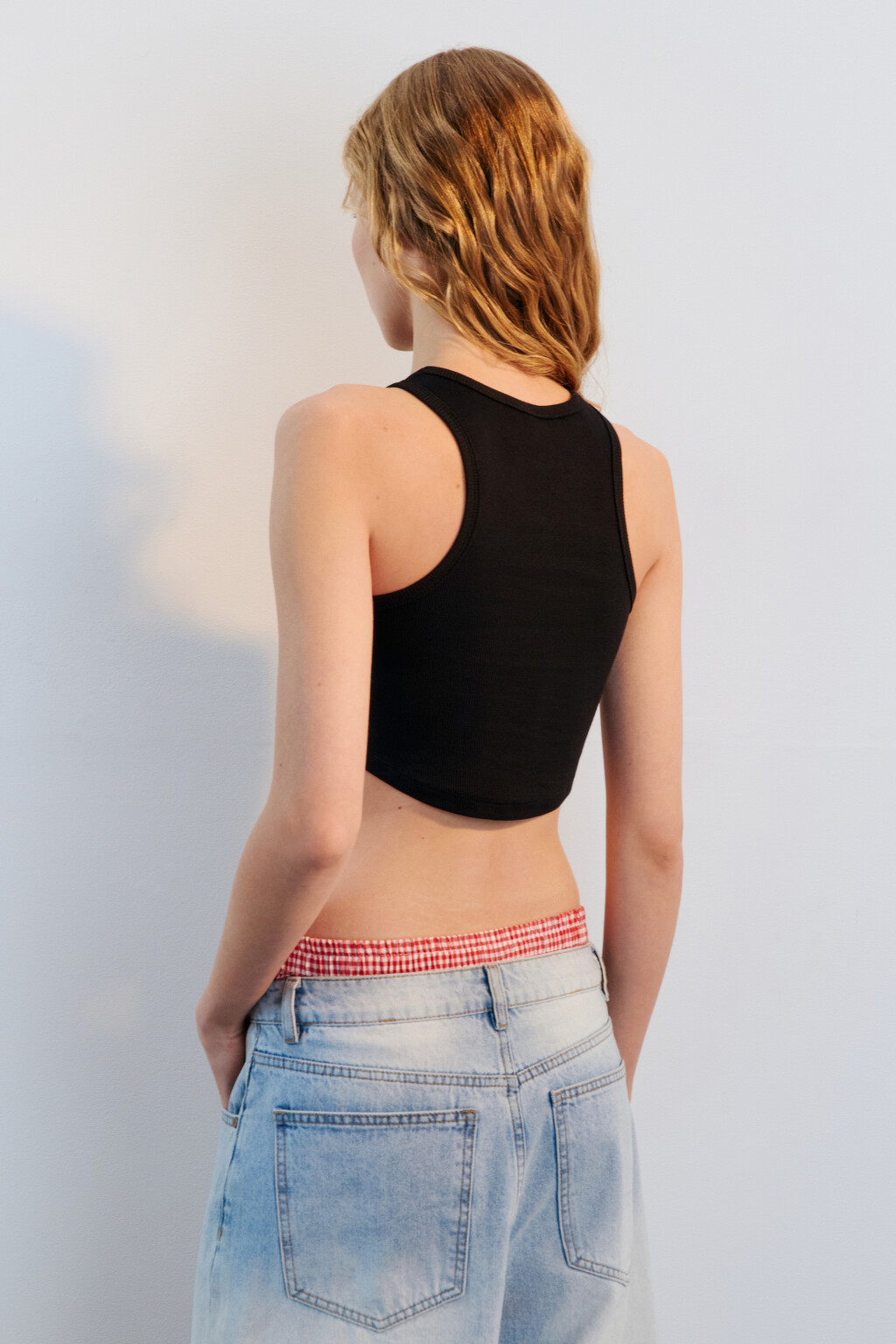 Майка-топ хлопковая в рубчик - цвет черный - 3