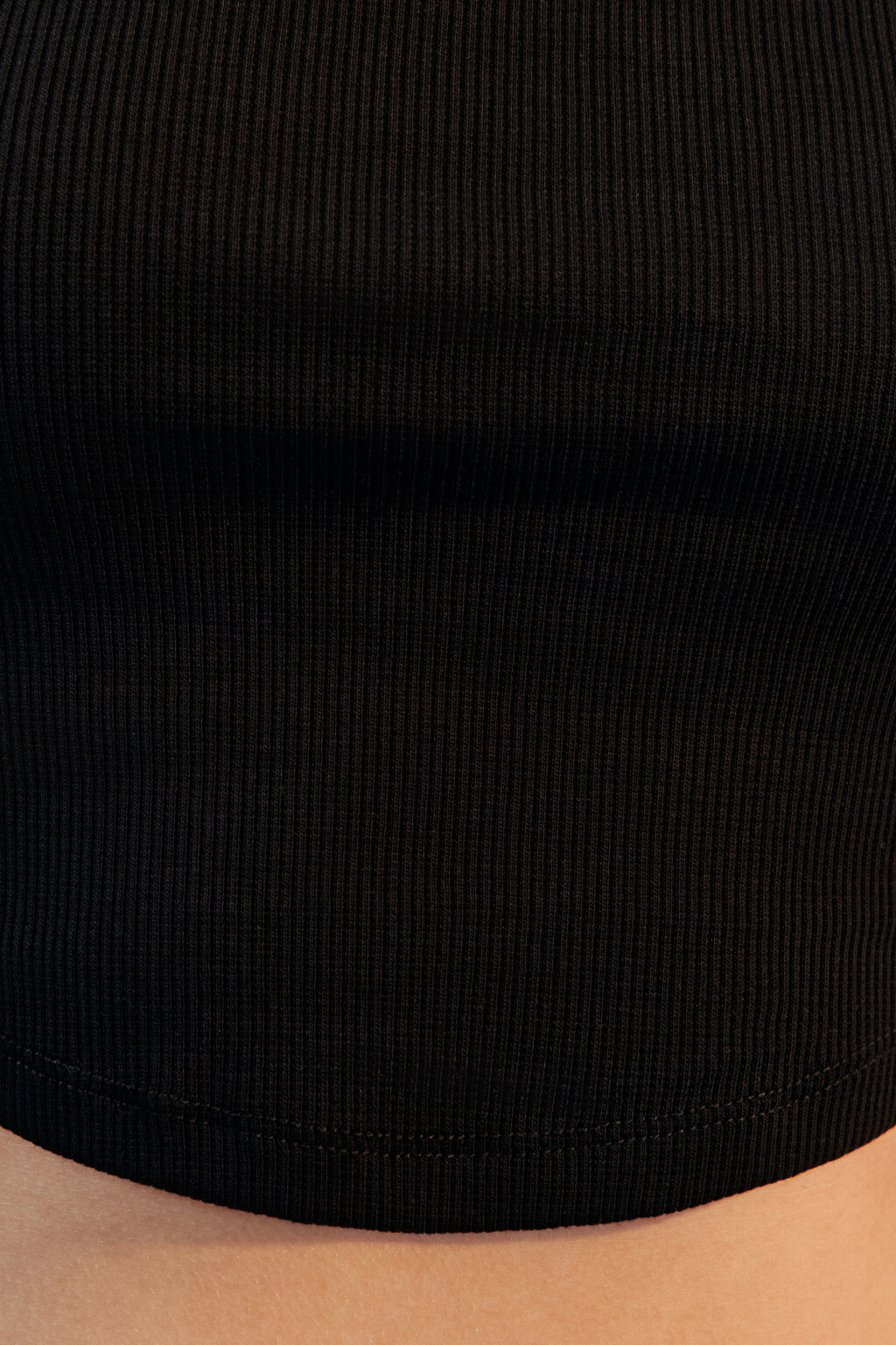 Майка-топ хлопковая в рубчик - цвет черный - 6