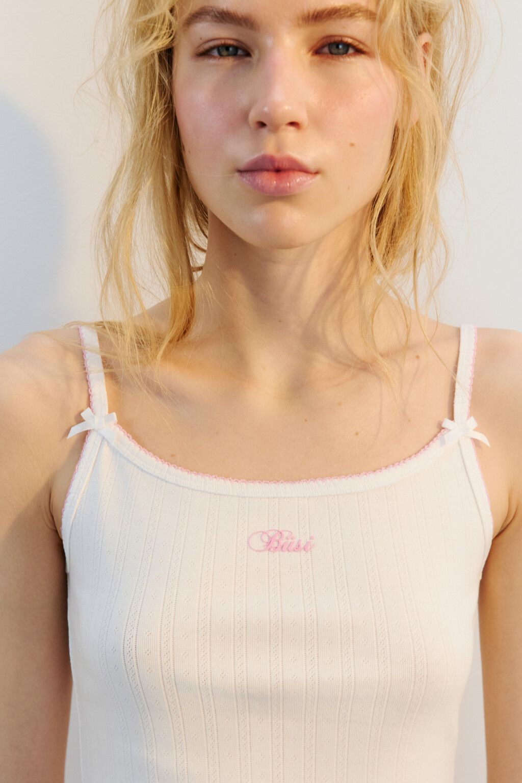 Майка в рубчик с бантиком - цвет белый - 7