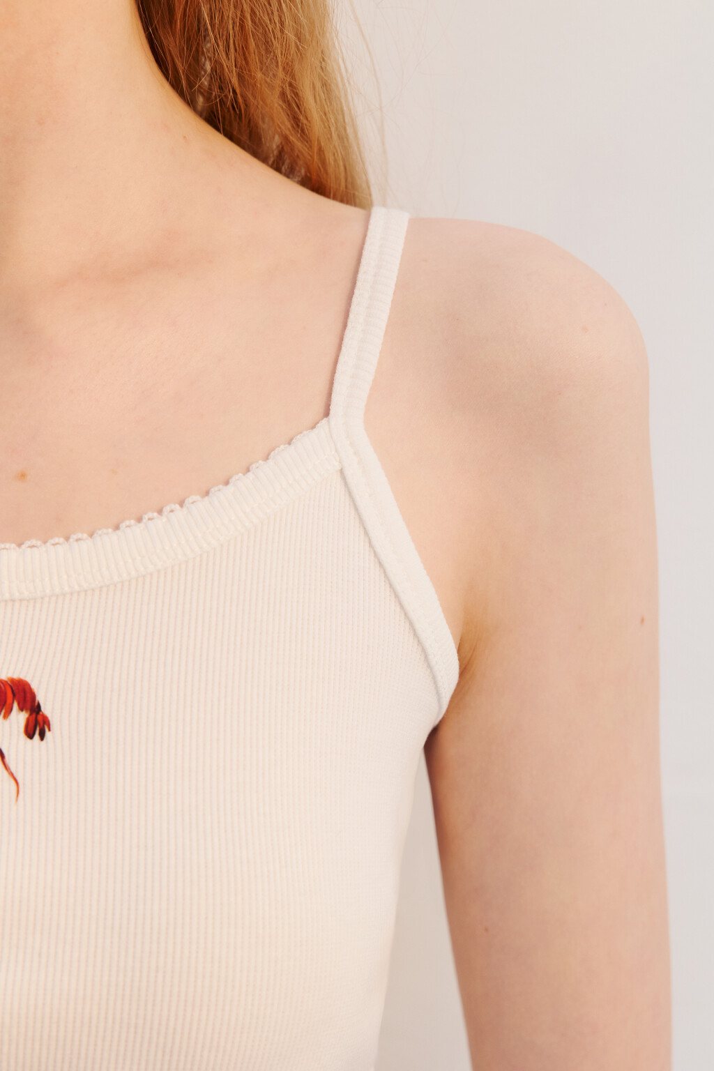 Майка на бретельках с принтом - цвет белый - 6