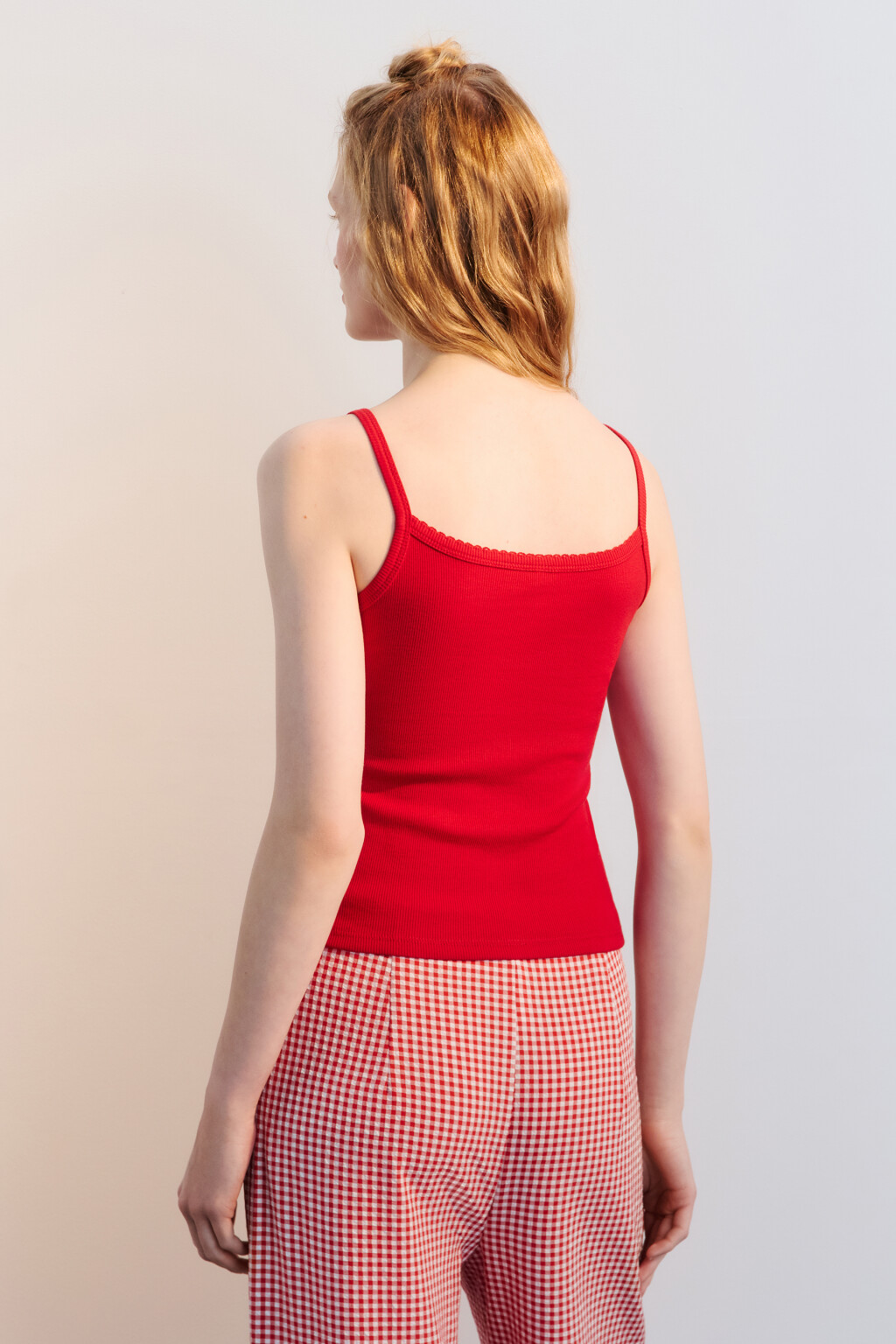 Майка на бретельках с принтом - цвет красный - 3