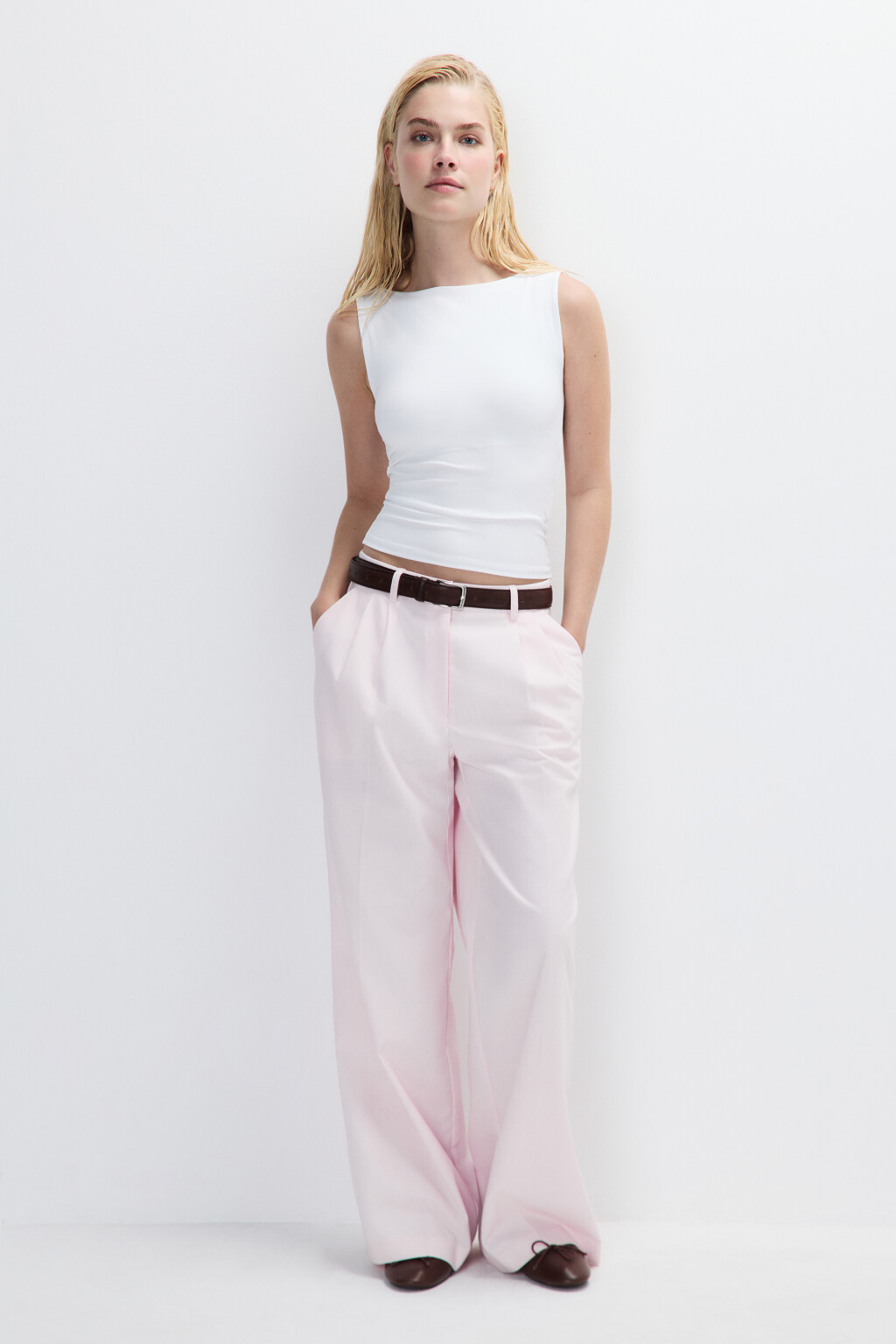 Майка гладкая с вырезом-лодочкой - цвет белый - 4