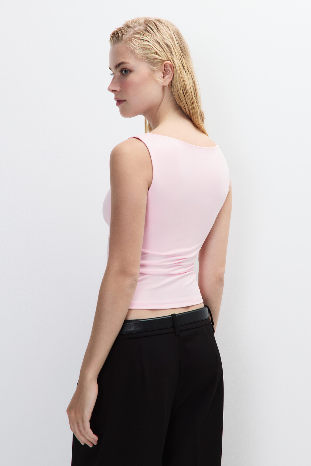 Майка гладкая с вырезом-лодочкой - цвет розовый - 3