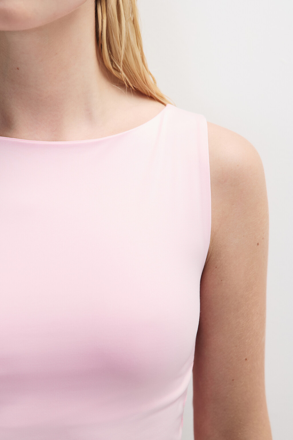Майка гладкая с вырезом-лодочкой - цвет розовый - 5